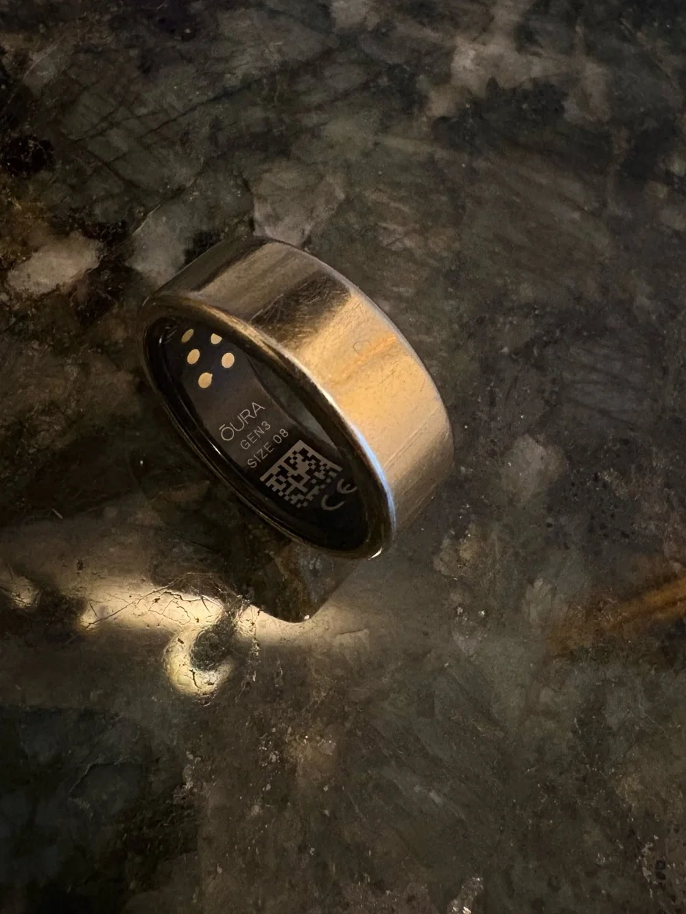 Gold Gen 3 Size 8 Oura Ring with original charger